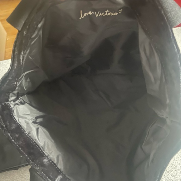 Victoria’s Secret Black Crushed Velvet Bag - Picture 4 of 8